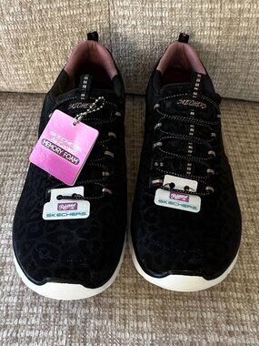 NWT! Skechers Women's Black Slip-In Shoes: Size 10